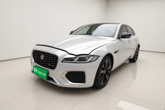 捷豹XFL 2023款 XFL 2.0T P250 两驱尊享豪华鎏金版
