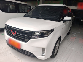 五菱汽车 五菱宏光PLUS 2019款 1.5T 手动豪华型 7座