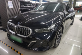 宝马i5 2025款 eDrive 40L M运动套装