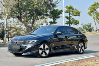 宝马i3 2023款 eDrive 40 L 曜夜运动套装