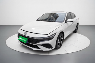 现代 伊兰特 2023款 1.5L CVT LUX尊贵版
