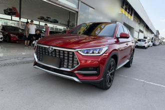 比亚迪 宋PLUS 2020款 1.5T 自动旗舰型