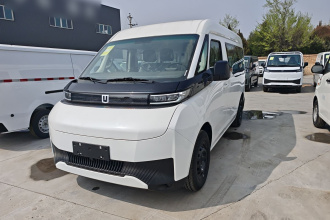 远程超级VAN 2025款 驭程版短轴中顶68kWh智芯