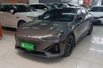 长安UNI-V 2022款 1.5T 尊贵型