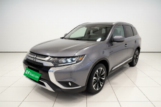 三菱 欧蓝德 2019款 2.4L 四驱致享版 7座 国VI