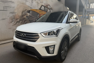 北京现代ix25 2015款 2.0L 自动四驱尊贵型DLX