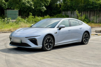 哪吒汽车 哪吒S 2022款 增程版 1160km 后驱小版
