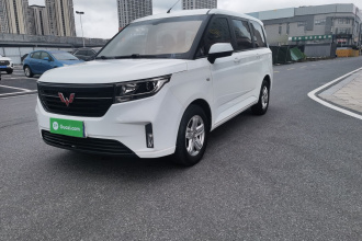 五菱汽车 五菱宏光PLUS 2019款 1.5T 手动豪华型 7座