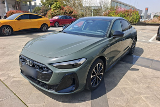 奥迪A5L 2026款 2.0T 运动版 Plus