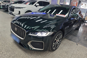 捷豹XFL 2021款 XFL 2.0T P250 两驱尊享豪华版