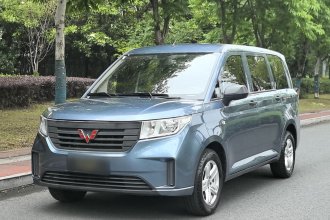 五菱汽车 五菱宏光PLUS 2020款 1.5L 手动标准型 5座