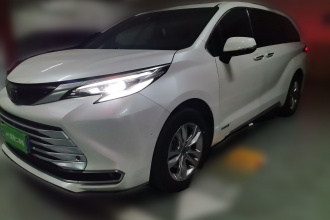 丰田 赛那SIENNA 2021款 2.5L混动 铂金版