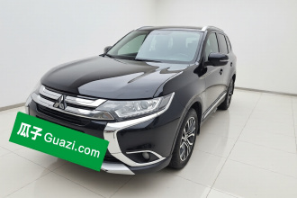 三菱 欧蓝德 2018款 2.0L 两驱荣耀版 5座