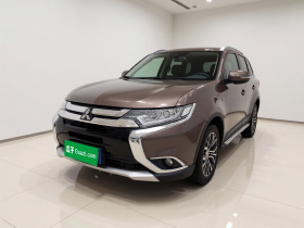 三菱 欧蓝德 2018款 2.0L 两驱嘉乐版 7座