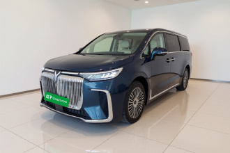 岚图汽车 岚图梦想家 2025款 PHEV 四驱旗舰鲲鹏版