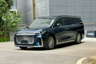 岚图汽车 岚图梦想家 2025款 PHEV 四驱卓越鲲鹏版