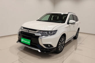 三菱 欧蓝德 2021款 2.4L 四驱致享版 5座