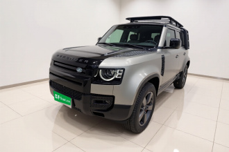 路虎卫士 2025款 110 3.0T P400 X