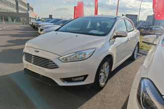 福特 福克斯 2018款 三厢经典 EcoBoost 180 自动精英型