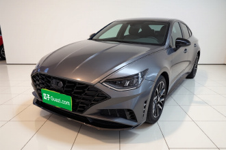 现代 索纳塔 2022款 270TGDi DCT 20周年纪念款