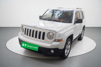 Jeep 自由客 2014款 2.0L 运动增强版