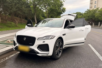 捷豹F-PACE 2024款 P250 R-Dynamic SE