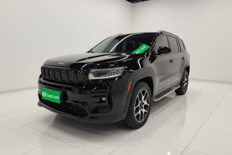 Jeep 大指挥官 2022款 2.0T 两驱豪华版