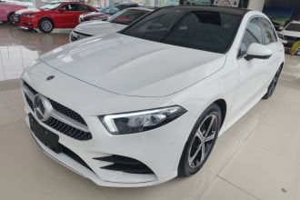 奔驰A级 2022款 改款三 A 200 L 运动轿车时尚型