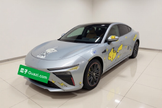 哪吒汽车 哪吒S 2023款 纯电 520km 后驱Lite版