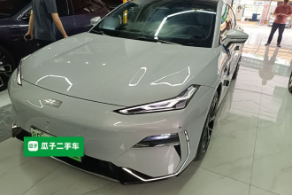 吉利银河 银河E8 2025款 700km 远航智驾版