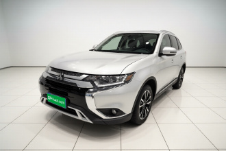 三菱 欧蓝德 2019款 2.0L 两驱畅享版 5座 国VI