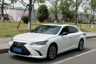 雷克萨斯ES 2023款 200 卓越版