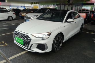 奥迪A3 2024款 A3L Limousine 35 TFSI 时尚运动型