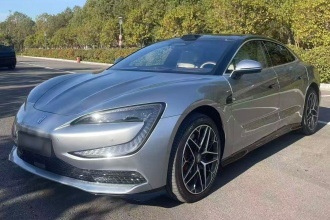 仰望U7 2025款 EV 四座旗舰版