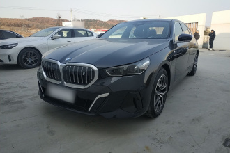 宝马i5 2024款 eDrive 35L M运动套装