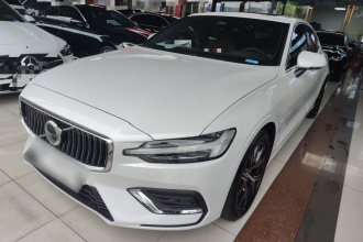 沃尔沃S60 2024款 B4 智逸豪华版