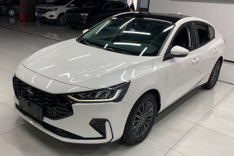 福特 福克斯 2022款 三厢 EcoBoost 180 自动竞速版