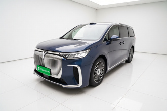 岚图汽车 岚图梦想家 2025款 PHEV 四驱旗舰乾崑版