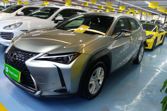 雷克萨斯UX 2022款 260h 探·趣版