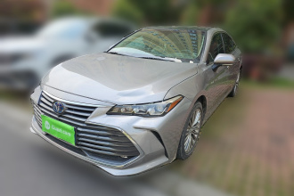 丰田 亚洲龙 2019款 双擎 2.5L XLE尊贵版 国VI