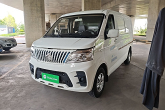 长安凯程 长安睿行EM60 2022款 纯电动厢式运输车4498车长平顶背掀门2座60kW 41.86kWh