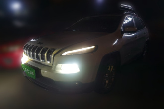 Jeep 自由光 2016款 2.0L 优越版