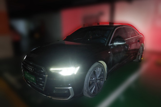 奥迪A6L 2023款 改款 45 TFSI 臻选动感型