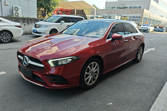 奔驰A级 2021款 A 200 L 运动轿车时尚型