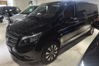 奔驰 威霆 2021款 2.0T 精英版 7座