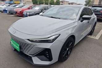 长安UNI-V 2022款 1.5T 尊贵型