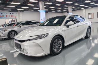 丰田 凯美瑞 2024款  双擎 2.0HG 尊贵版