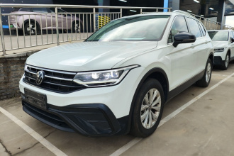 大众 途观L 2024款 出众款 300TSI 自动两驱龙腾版