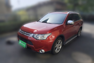 三菱 欧蓝德(进口) 2014款 2.4L 四驱豪华超值版 5座