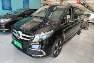 奔驰V级 2022款 V 260 L 长轴距尊贵版
